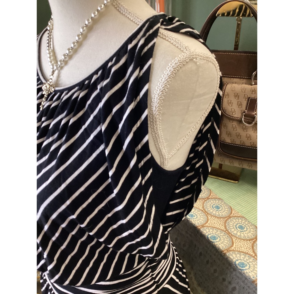Express Black and White Striped Blouson Waist Sleeveless Dress Small 90130 - Picture 2 of 5